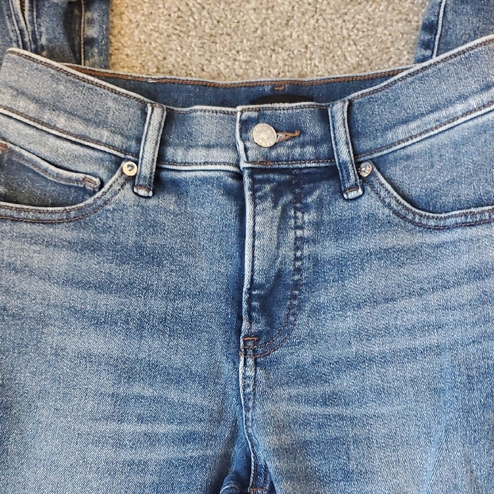 Express Blue Skinny Jeans with Subtle Fading 4R - Picture 3 of 7